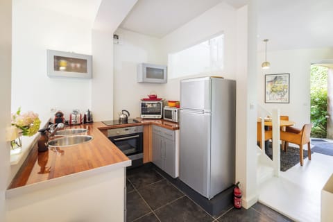 Comfort House, Pool View | Private kitchen | Full-size fridge, microwave, oven, stovetop