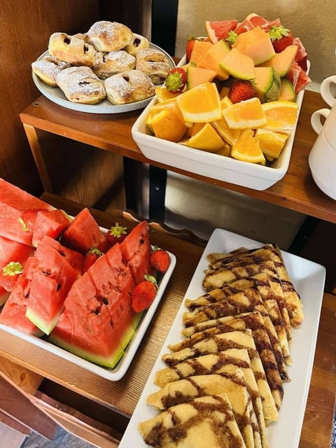 Daily buffet breakfast (PLN 69 per person)