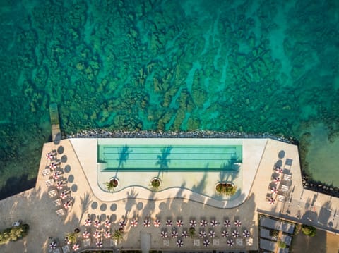 2 indoor pools, seasonal outdoor pool, pool umbrellas, sun loungers