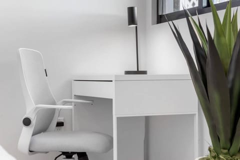 Apartment | Desk, Internet