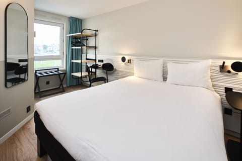 Standard Double Room, 1 Double Bed | Premium bedding, desk, soundproofing, free cribs/infant beds