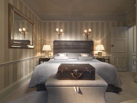 Master Suite Main House | Egyptian cotton sheets, premium bedding, free minibar items