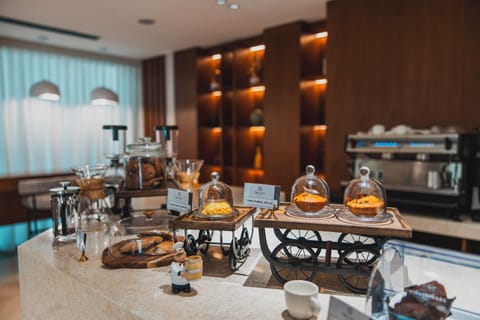 Daily continental breakfast (AED 60 per person)