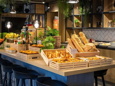 Daily buffet breakfast (EUR 13.9 per person)