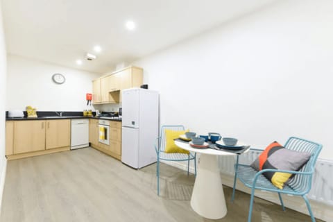 Single Room, Non Smoking | Shared kitchen