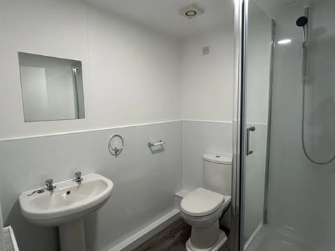Single Room, Non Smoking | Bathroom