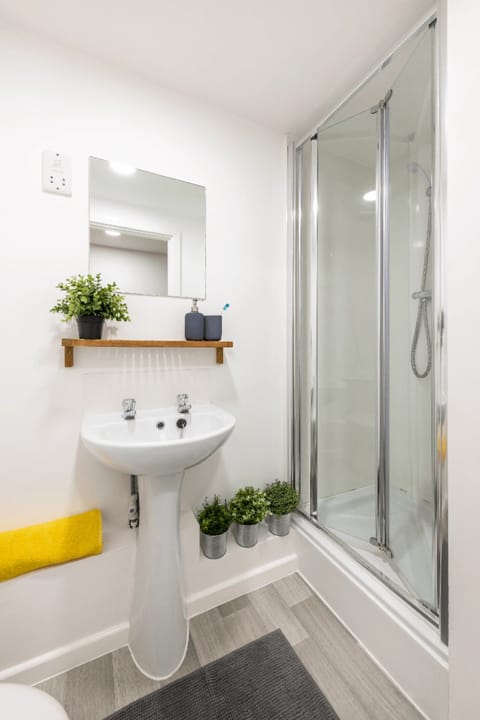 Single Room, Non Smoking | Bathroom