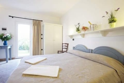 Classic Double or Twin Room, Resort View | In-room safe, desk, blackout drapes, free cribs/infant beds