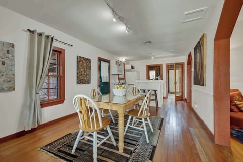 House, 1 King Bed with Sofa bed, Hot Tub, Garden View (411 N Cherry- Nan) | 1 bedroom, individually decorated, individually furnished, bed sheets