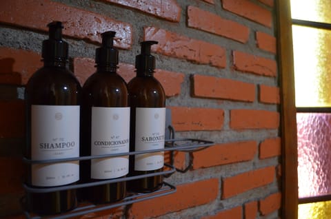 Basic Suite, Garden View | Bathroom | Free toiletries, towels, soap, shampoo