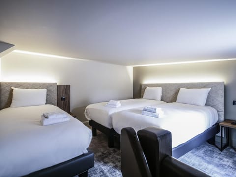 Family Suite, 1 Double Bed with Sofa bed | Free minibar, in-room safe, desk, blackout drapes