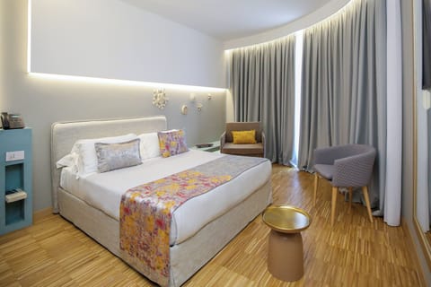 Superior Room, Jetted Tub | Premium bedding, minibar, in-room safe, desk