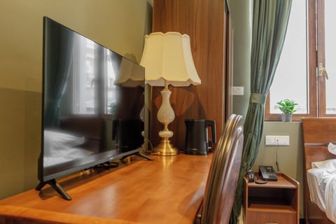 In-room safe, desk, blackout drapes, soundproofing