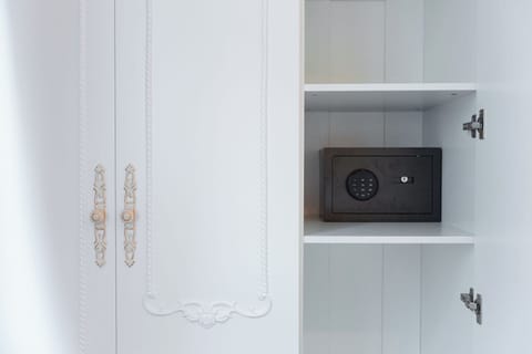 In-room safe, desk, blackout drapes, soundproofing