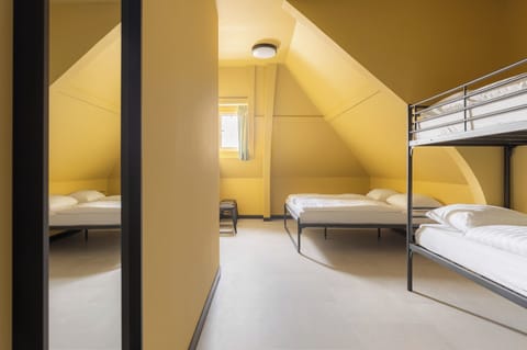 Quadruple Room | Free WiFi, bed sheets