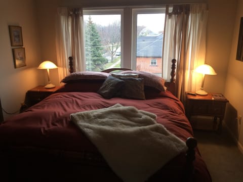 Romantic Suite, 1 King Bed with Sofa bed | Iron/ironing board, free WiFi, bed sheets