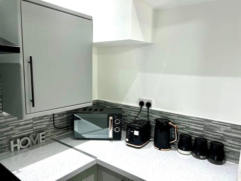 Apartment | Private kitchen | Fridge, microwave, oven, stovetop