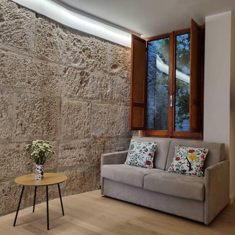 Superior Matrimonial Room | Living area | 32-inch Smart TV with digital channels, Netflix, streaming services