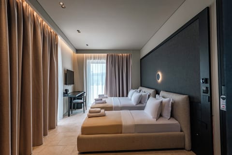 Triple Room | 1 bedroom, bed sheets