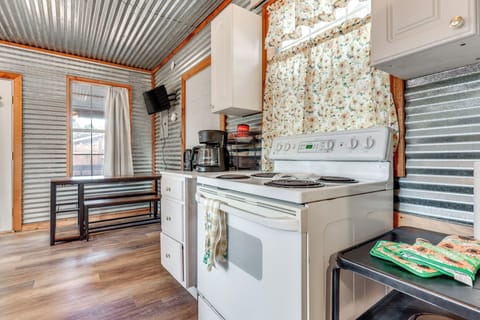 Apartment (0 Bedroom) | Interior