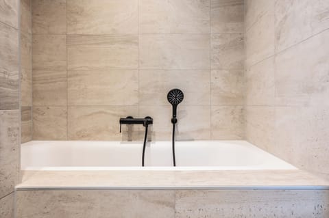 Royal Double Room, Sea View | Bathroom | Hair dryer, towels, soap, shampoo