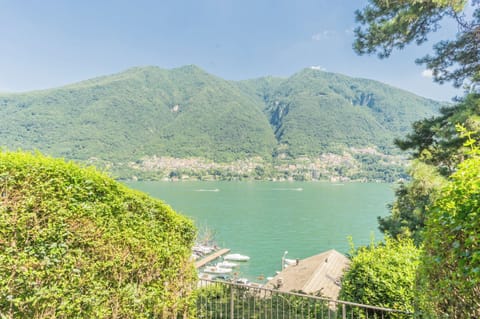 Studio (0 Bedroom) | Lake view