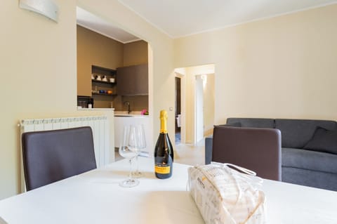 Apartment (1 Bedroom) | Living area | 32-inch TV with cable channels