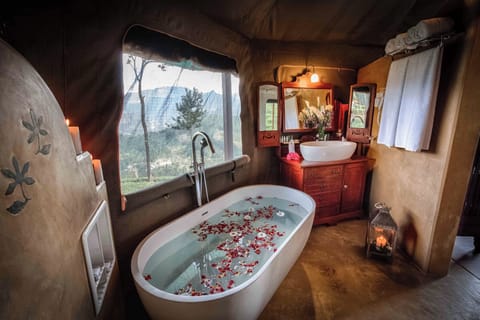 Honeymoon Suite, 1 Bedroom, Private Pool, Mountain View | Bathroom | Shower, free toiletries, hair dryer, bathrobes