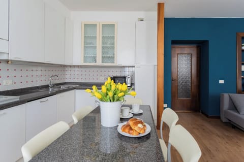 Apartment (2 Bedrooms) | Private kitchenette | Microwave, oven, espresso maker, electric kettle
