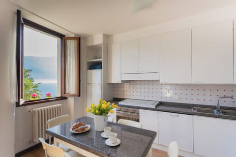 Apartment (2 Bedrooms) | Private kitchenette | Microwave, oven, espresso maker, electric kettle
