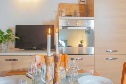 Apartment (2 Bedrooms) | Dining room