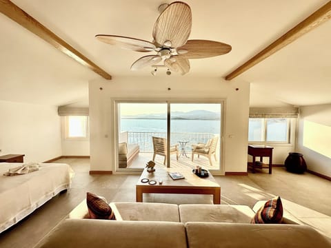 Standard Penthouse, 1 Double Bed, Sea View | Living area