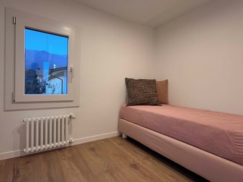 Deluxe Studio, Kitchenette, Garden View | Soundproofing, iron/ironing board, free WiFi