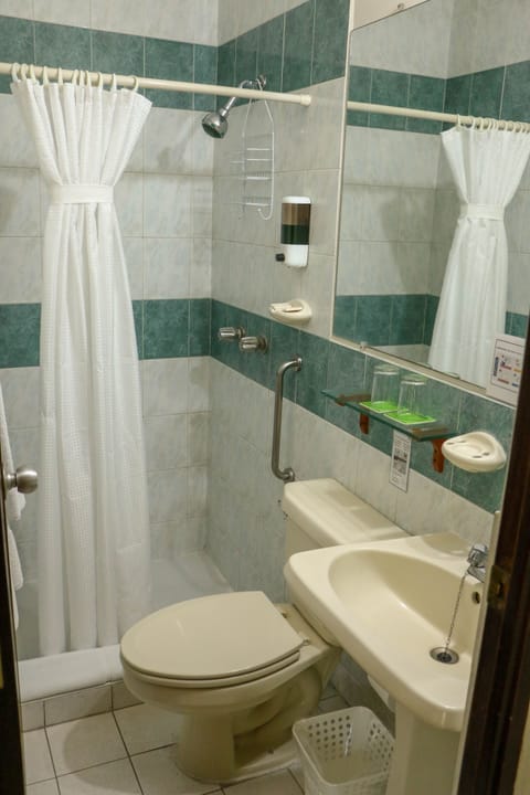 Triple Room | Bathroom | Shower, towels