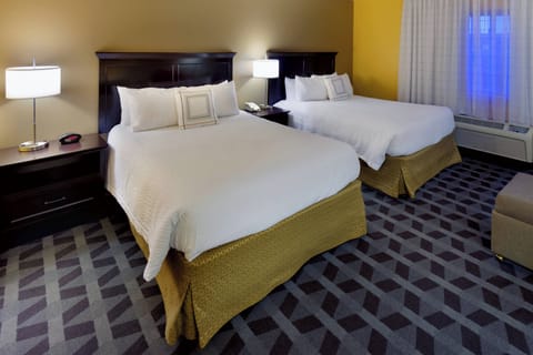 Premium bedding, in-room safe, desk, laptop workspace