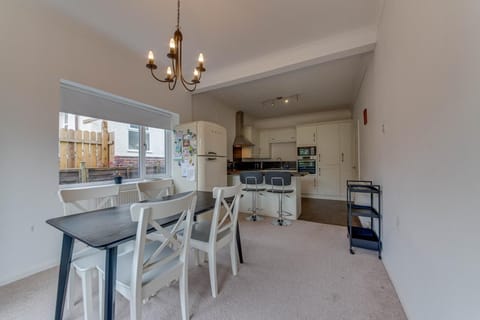 Bungalow | In-room dining