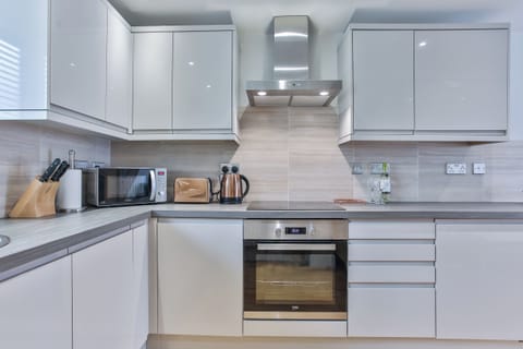 Apartment | Private kitchen | Mini-fridge, microwave, oven, stovetop