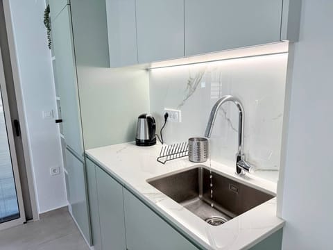 Apartment, 1 Bedroom, Balcony, City View | Interior