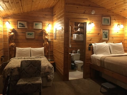 Family Cabin (with twin trundle bed) | Individually decorated, individually furnished, blackout drapes