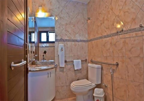 Double Room | Bathroom | Shower, towels