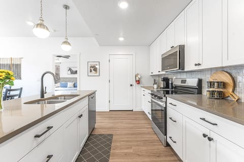 Condo, 2 Bedrooms | Private kitchen | Fridge, oven, coffee/tea maker, toaster