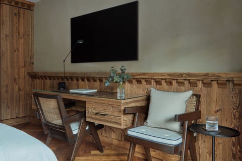 Deluxe Double Room, Balcony, Mountain View | In-room safe, desk, laptop workspace, free WiFi