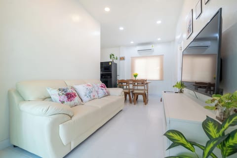 Exclusive Villa, 2 Bedrooms, Pool View, Beachside | Bathroom