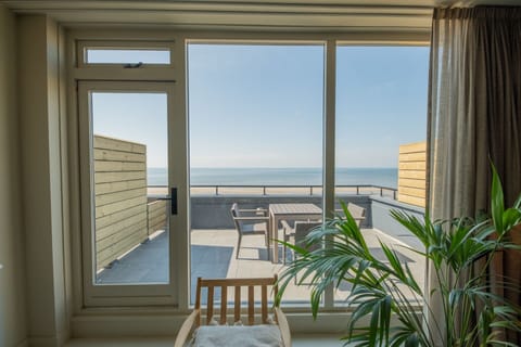 Beach House Sea View Apartment with Sauna | Terrace/patio