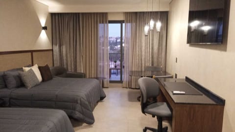 Down comforters, in-room safe, desk, laptop workspace