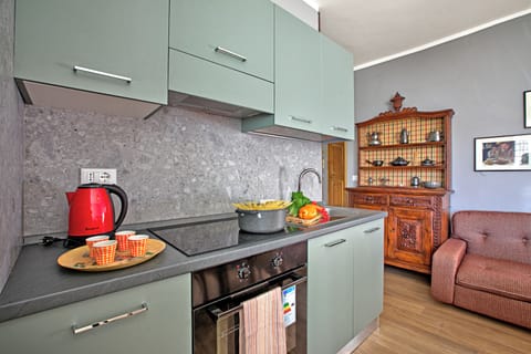 Family Apartment, 2 Bedrooms (La Casa Di Felice) | Private kitchen | Fridge, microwave, stovetop, electric kettle