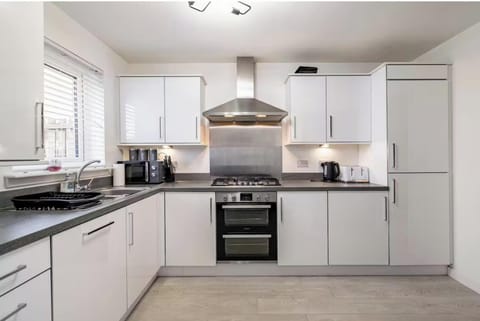 House, 3 Bedrooms, Smoking, Patio | Interior