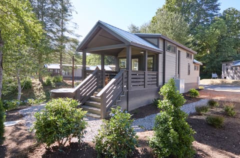 River View Cabin with Hot Tub | Exterior detail