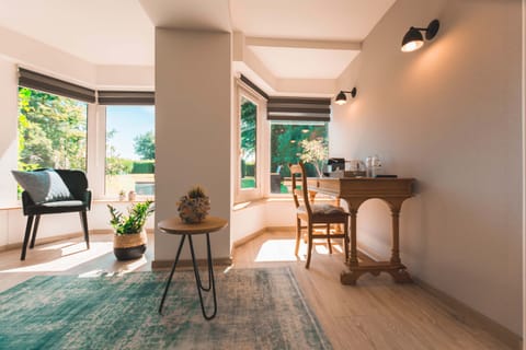 Deluxe Double Room, Patio, Garden View | Desk, soundproofing, free WiFi