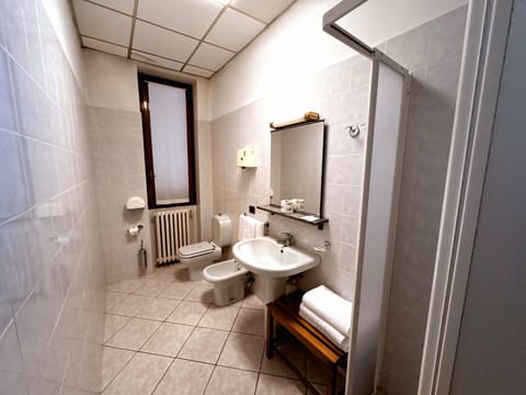 Shower, towels, soap, shampoo